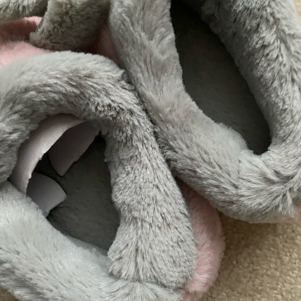 Slippers - Picture 3 of 5